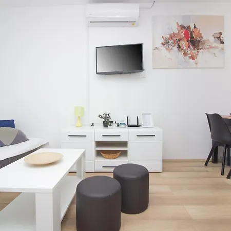 Danica * Basic