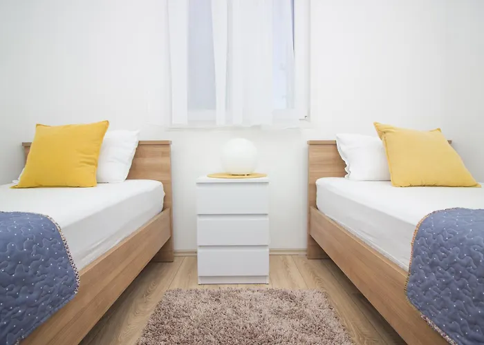 Vikendica Danica Basic