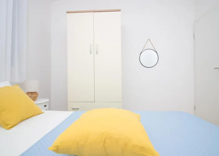 Semesterbostad Danica *